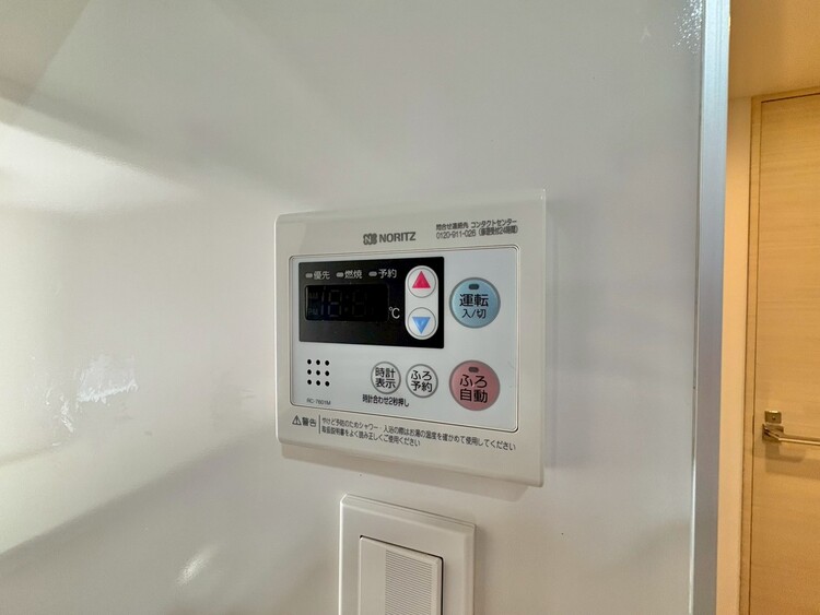 設備 見やすい画面で操作しやすい給湯パネルです。