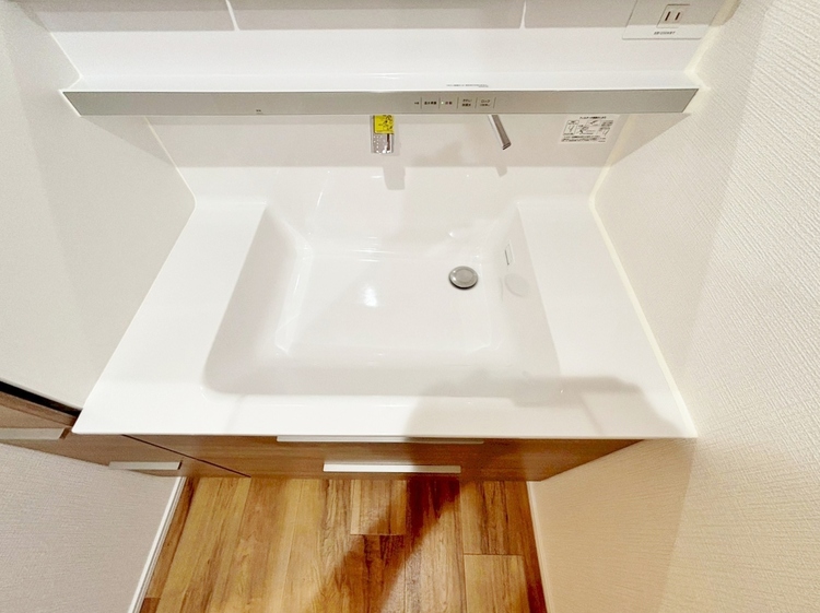 洗面 何かと物が増える場所だからこそ、スッキリと見映えの良い空間に。