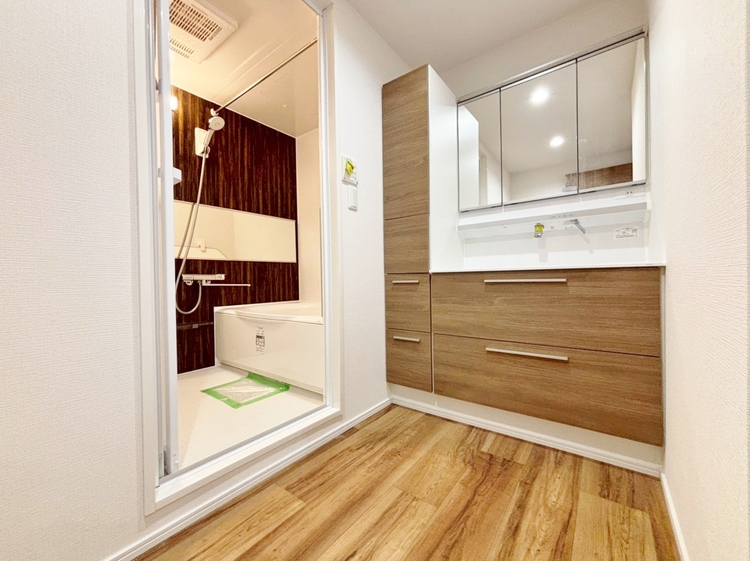 洗面 清潔感と心地よさを重視した、上質感漂うパウダールーム。