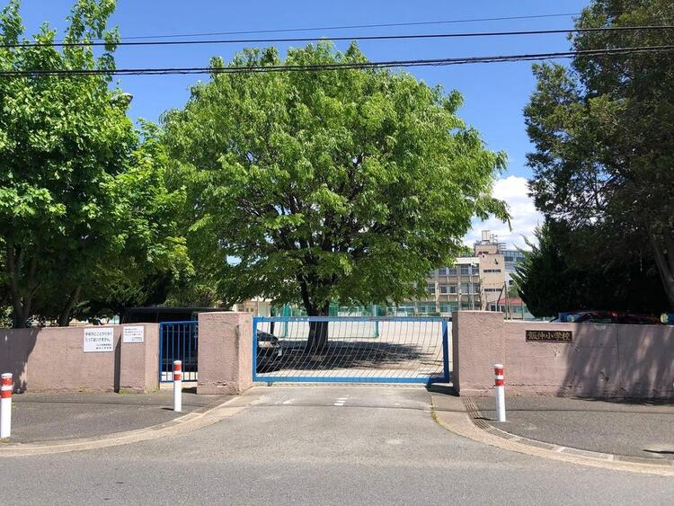 周辺 川口市立飯仲小学校