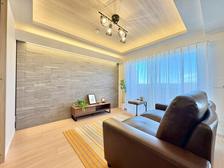 居間 居心地の良い空気感は、暮らしのステージを彩り、心からのやすらぎと満足感を与えてくれます。