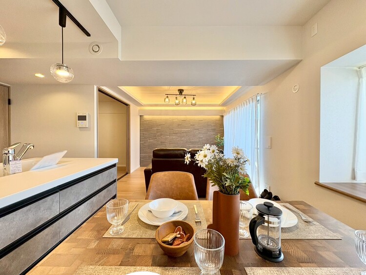 居間 飾り過ぎないシンプルな内装と偏り過ぎないデザインで統一しました。