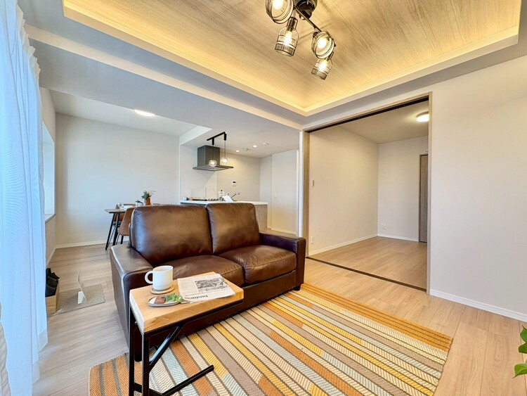 居間 快適に過ごす毎日を求めて、暮らしの中でご自身の「マイホーム」に創り上げてください。