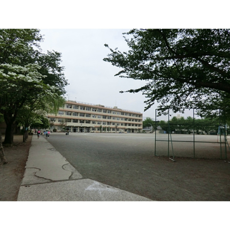 周辺 美原小学校(約240m)