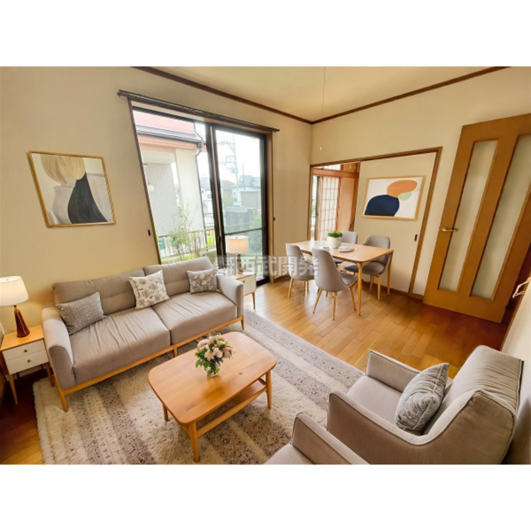 居間 配置してある家具や小物はCGによるイメージです