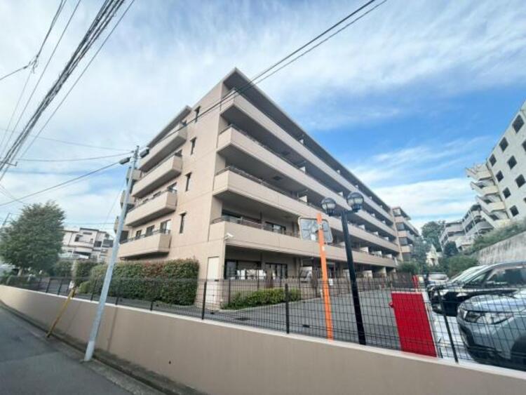 外観 「三ツ沢下町」駅徒歩５分　生活に便利な設備・仕様を揃えた快適住宅です。