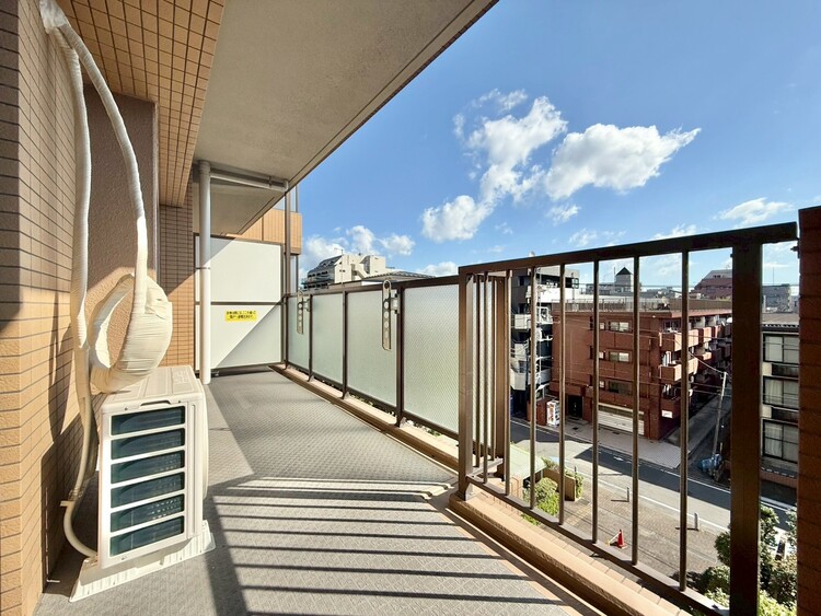 その他 朝の澄んだ空気や、夕方に吹く清々しい風を感じられるバルコニー。