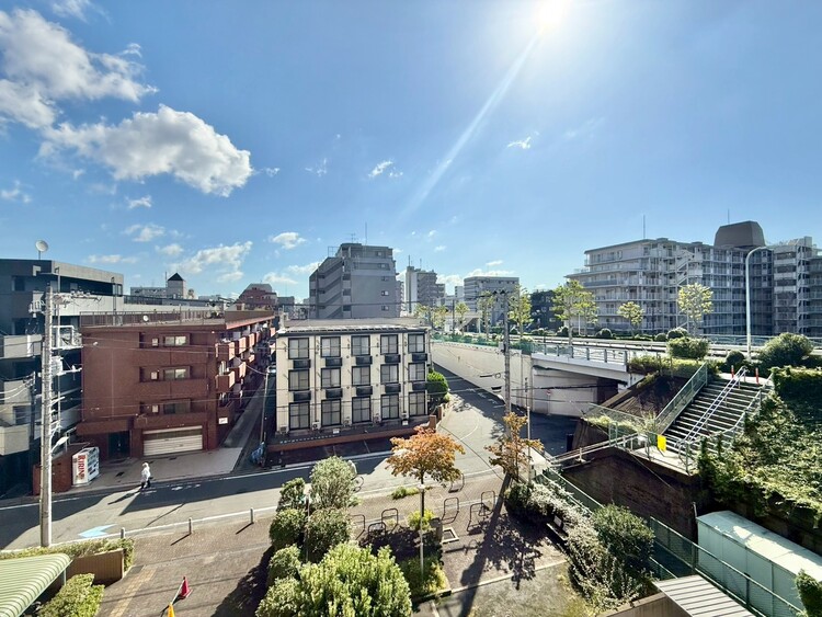 その他 眺望や窓からの景色が良いと、家で過ごす時間も快適です。