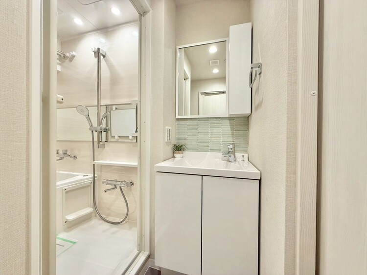 その他 十分な広さの脱衣所。