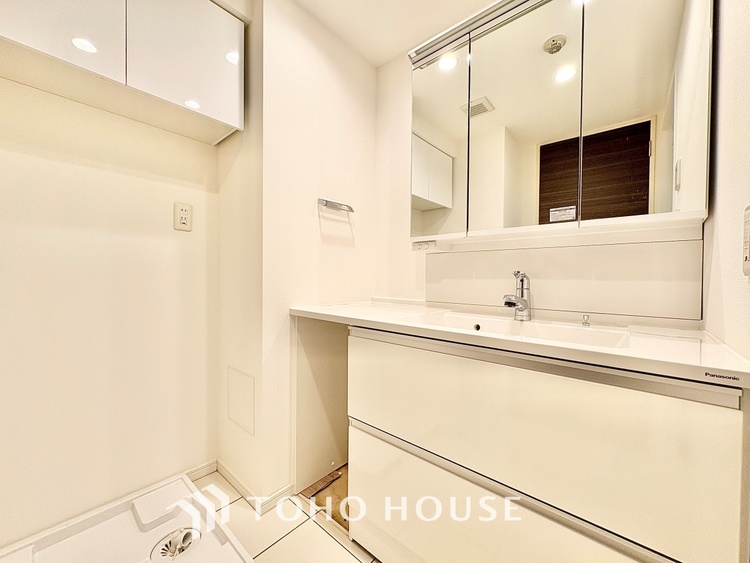 洗面 ◆洗面◆清潔感のある水回り。白で統一されたスタイリッシュな空間。毎日使う場所だから究極にシンプルにこだわりました。