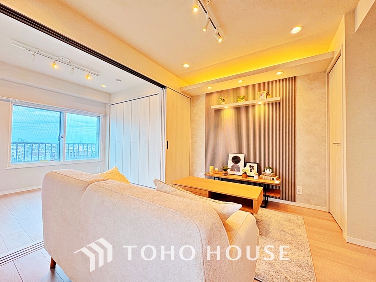 内装 使いやすく、明るい洋室に仕上がります。子供部屋や趣味のお部屋にご利用できます。ご自身で家具などを配置し、素敵な空間を創り上げられます。