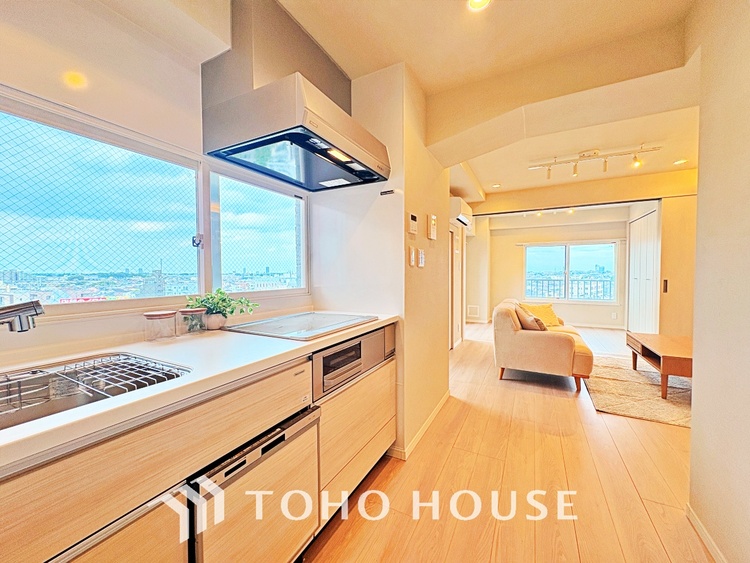 内装 お子様の面倒を見れる時間が増え時短になります。加えて手荒れも防げてしかも節水が高い為、大変人気があり重宝します。