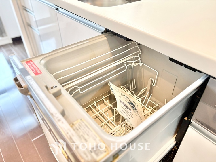 内装 ◆闇夜の輝き◆オレンジ色の光は大人になった今の僕にはわかる。1日の終わりを伝えに来たわけではなく、また明日が来る方へ導いてくれた事を。