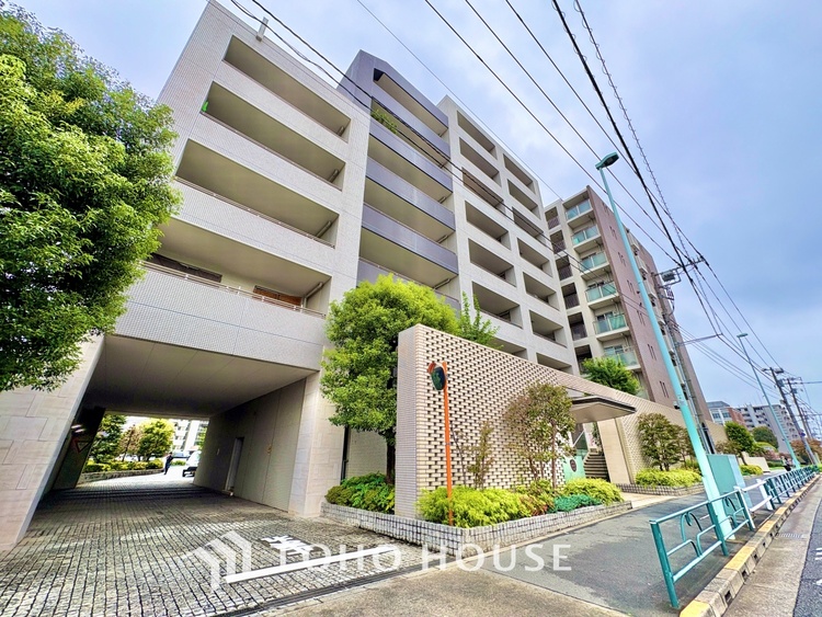 外観 ◆共有空間◆些細な事でほっぺを膨らまして怒る君。それでも僕達はこれからも一緒だよ。喧嘩をしても離れたくないから一つはさんだ同じ場所にいる。分かるよ。そこに君が