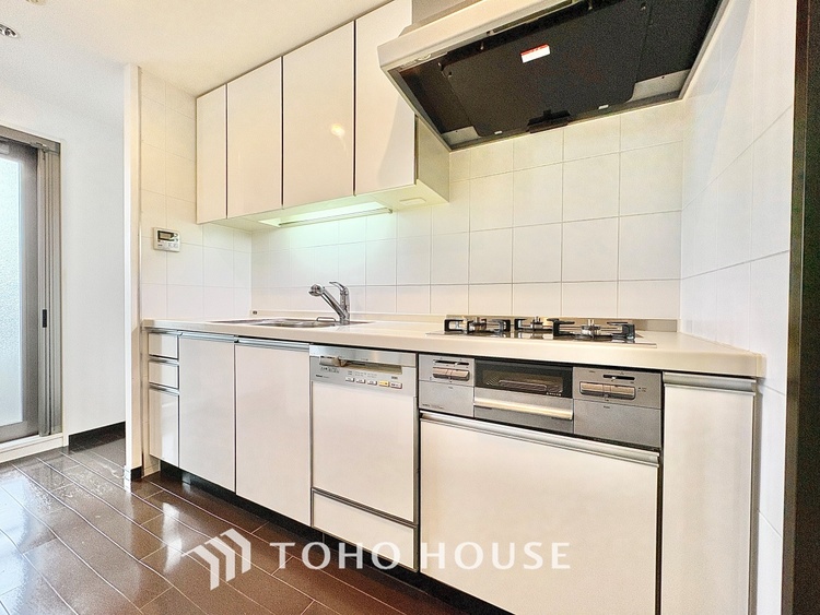 キッチン ◆愛育◆キッチンは家族の絆を育む大切な空間。シンプルで使い易いSystemKitchenで愉しく作る料理は愛情のある美味しいご馳走に。