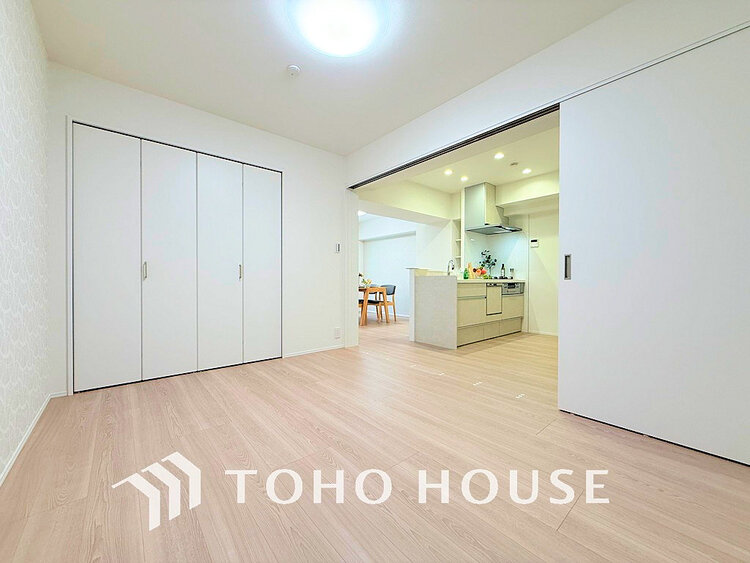 内装 シンプルですっきりとした室内は飽きのこない居心地の良い雰囲気です