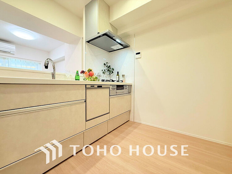 キッチン シンプルな部屋の雰囲気に溶け合うナチュラルキッチン