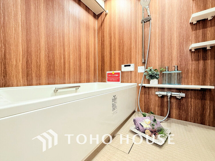 風呂 一日の疲れを癒すバスルームは、心地よいリラックスを叶える清潔感溢れる空間