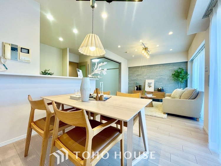 内装 【LIVING】◆simple is best◆無駄のない綺麗なつくりのリビングルームであなただけの暮らしを。