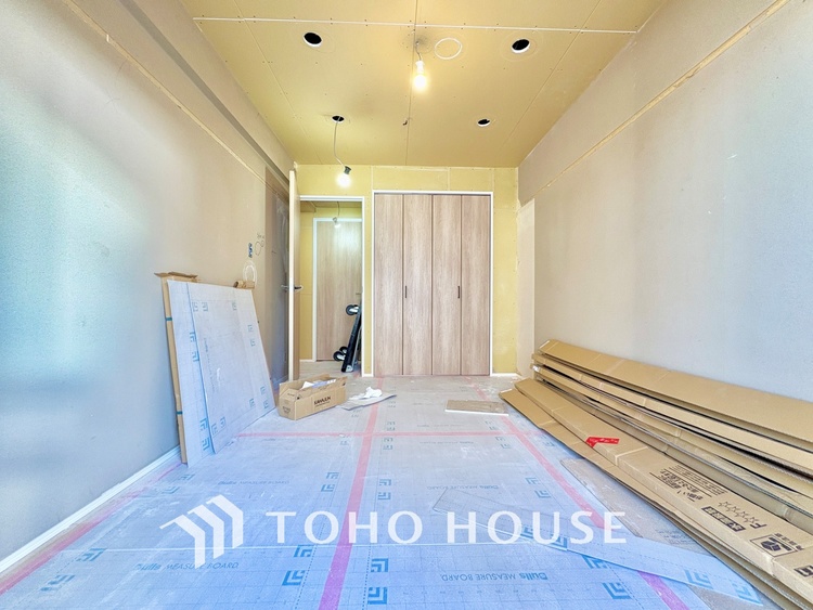 内装 【ROOM】感性を育むプライベートルームはシンプルでスマートな空間。好みの空間で読書をしたり、音楽を聞いたりと一人の時間も充実したものにできます。