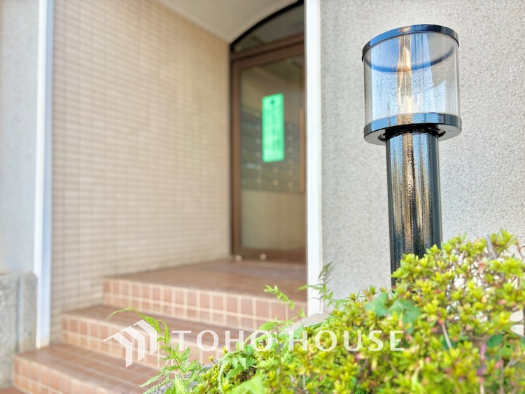 外観 漂う上質な空気感、マンションに入れば「おかえりなさい」と笑顔で迎えてくれるエントランス。最良の心配りを感じるマンションでした。