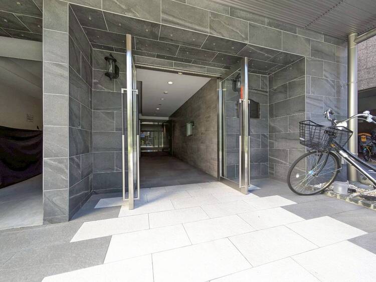 その他 上質感漂う玄関アプローチです。