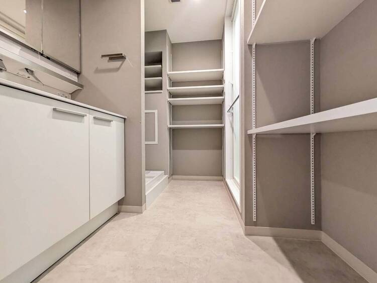 その他 十分な広さの脱衣所。