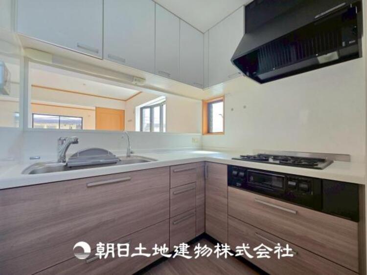 キッチン 【キッチン】広々としたキッチンは使い勝手がよく普段のお料理も楽しくなります。