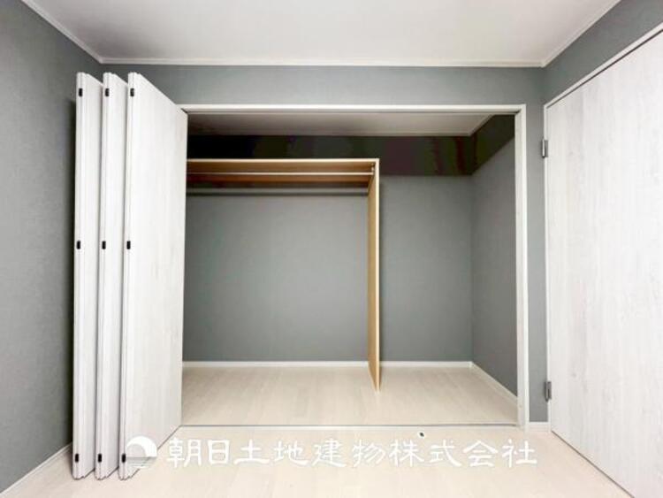 収納 【収納】部屋ごとに設けた収納は住みやすさへのこだわりがあります。シンプルで使いやすい収納スペース。