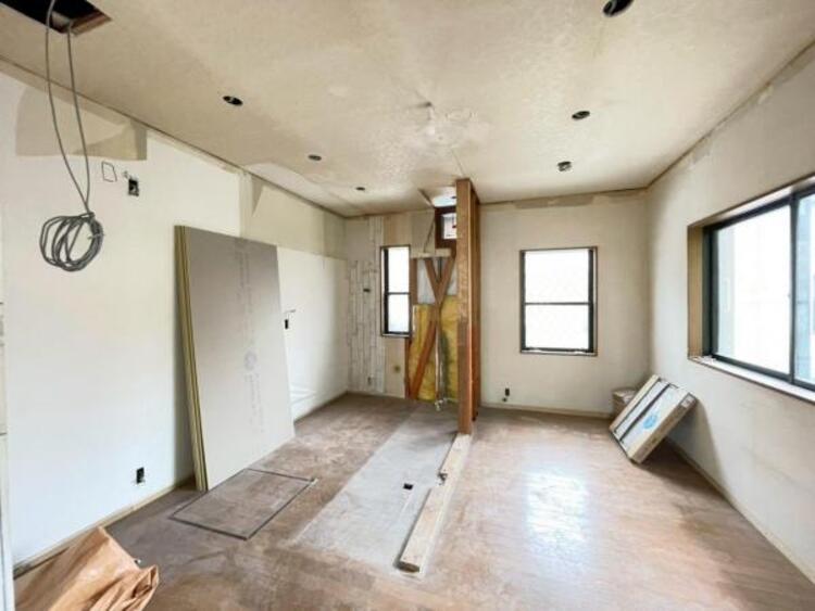 キッチン 25年12月リフォーム完了予定です！ 水回りやクロスなど、フルリフォーム施工で心地よく快適な住まいです！