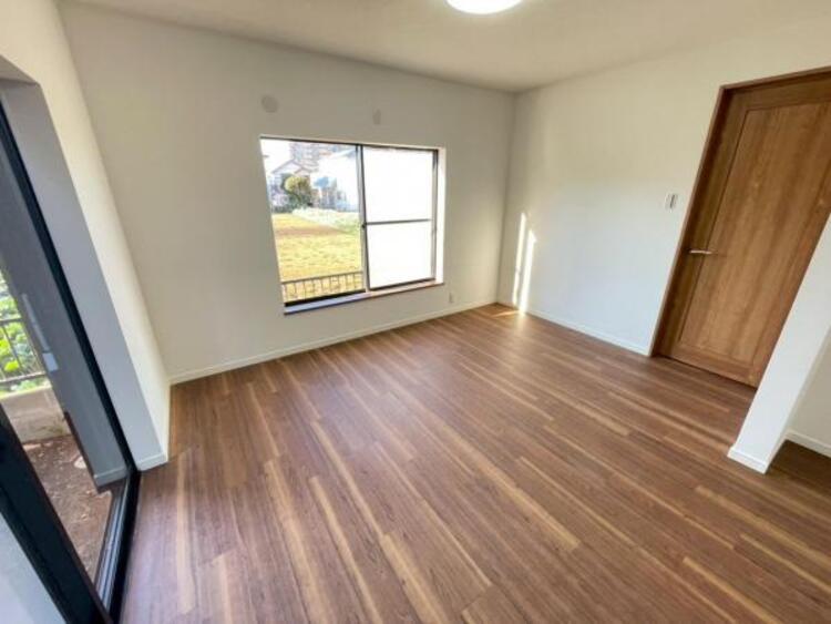 居間 和室→LDKとひとつづきのフローリングへとリフォーム済みです！