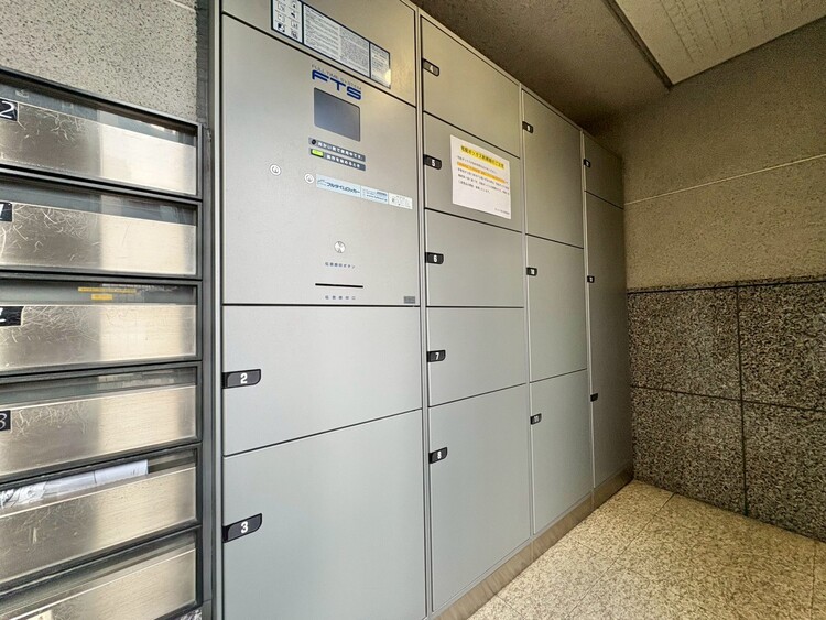設備 留守時に便利な宅配ボックスを完備。