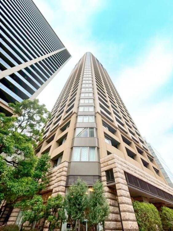 外観 それぞれ独特の顔を持つあなただけのお住まい。各棟によって暖かい日差しの入り方・見え方も違うお住まい。実際の日当たりや現地の雰囲気もご確認くださいませ。