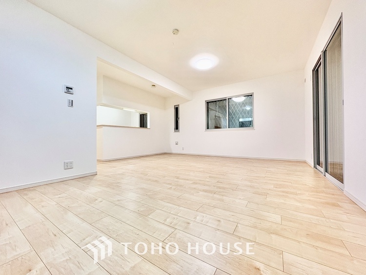 内装 【隠された美しさ】流麗な音楽が流れているような繊細でいながら整然かつ堅牢なこの空間。この空間は確かに美しい。しかし、そこには美しさ以上のものが隠されている。