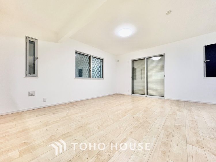 内装 【快適性＆機能性】住むほどに実感する快適性＆機能性。各空間を彩る設備は、デザイン性に優れたHigh Quality仕様が装備。広く使い勝手のよい空間と設備で、理想の暮らしを演出します