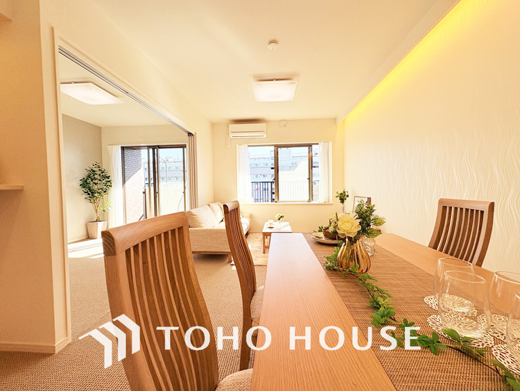 内装 柔らかな陽のそそぐ心地よいリビングダイニング