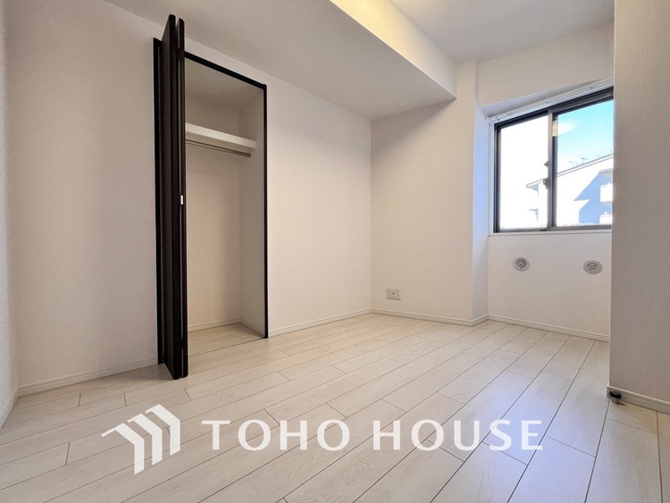 内装 1日の疲れを癒し、心地よく寛げるようゆったりとした広さをしています