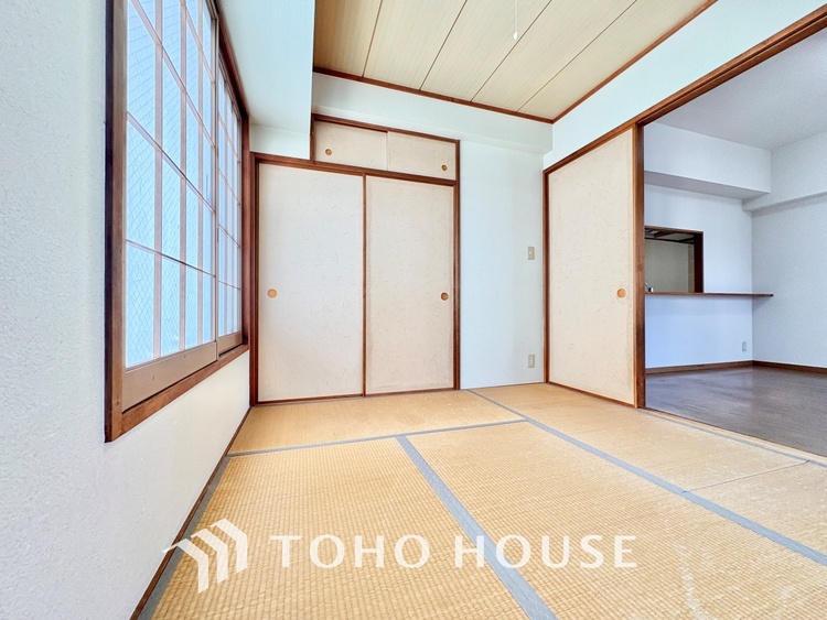 内装 光あふれるリビングは、笑顔の舞台。家族みんなで過ごすかけがえのない時間が、温かい思い出を作ります。