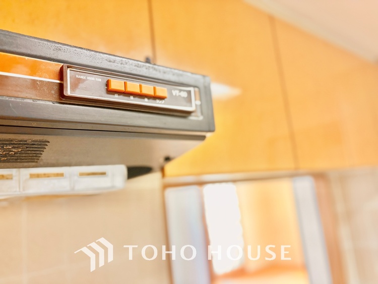 キッチン 五感を刺激する、美食のクリエイティブな場所。ここはただの調理場ではなく、豊かな人生を紡ぐための特別な空間です。