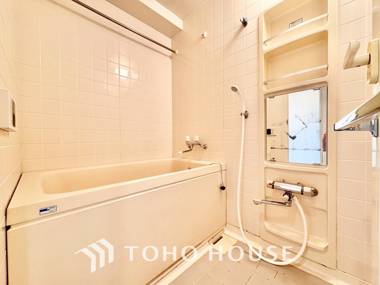 風呂 浴室は一日の疲れを癒す特別な空間。清潔感と快適性で心身ともにリフレッシュできます。