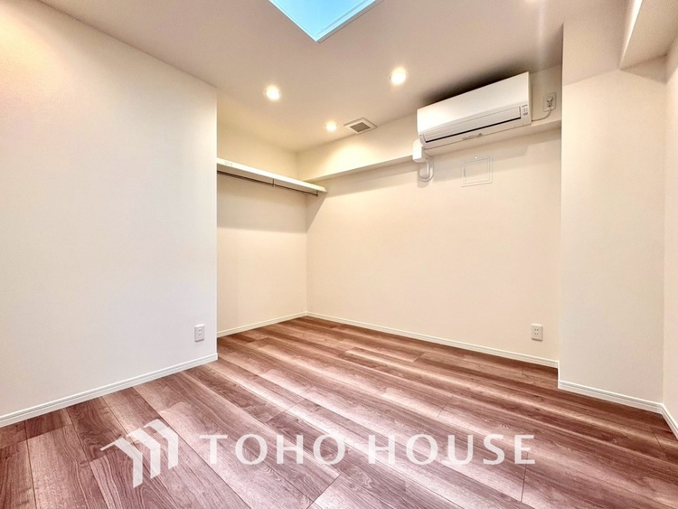 内装 【PRIVATE ROOM】◆属毛離裏◆子は父を手本とし、母に愛育されて成長する。家族の深い繋がり。いつまでも大切にしたい。