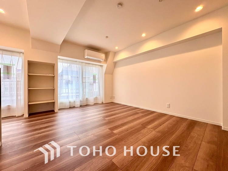 内装 【LIVING】◆扉を◆開くとこの景色。家族の”おかえり”の声が聞こえてきそう。