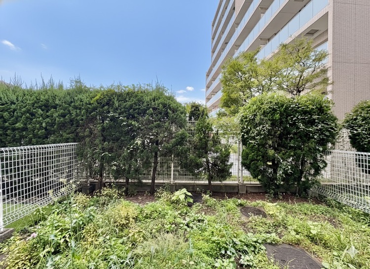 バルコニー 頬をなでる、優しい風を感じることが出来ます。