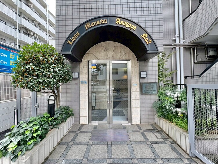 エントランス 外と内をつなぐエントランスは、まさに顔となる場所。