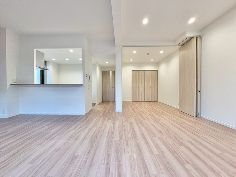 居間 快適に過ごす毎日を求めて、暮らしの中でご自身の「マイホーム」に創り上げてください。