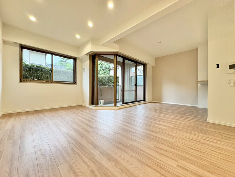 居間 飾り過ぎないシンプルな内装と偏り過ぎないデザインで統一しました。