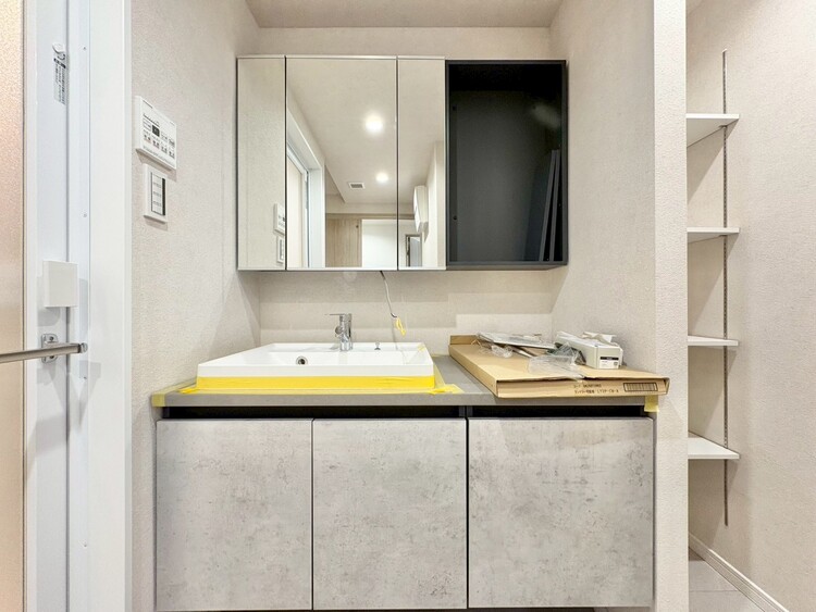 洗面 何かと物が増える場所だからこそ、スッキリと見映えの良い空間に。