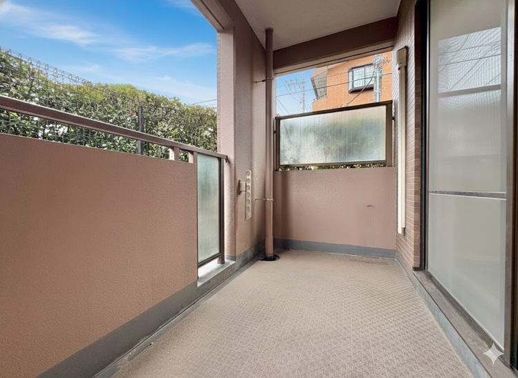 バルコニー 暮らしの中で、光と風を演出してくれるバルコニー。