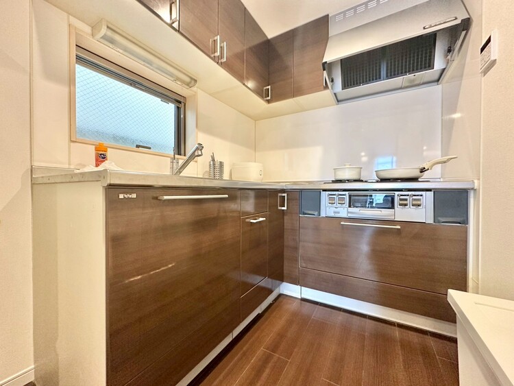 キッチン 洗練されたスタイリッシュなデザイン性と使いやすさを備えた仕様。