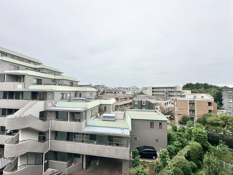 バルコニー 頬をなでる、優しい風を感じることが出来ます。